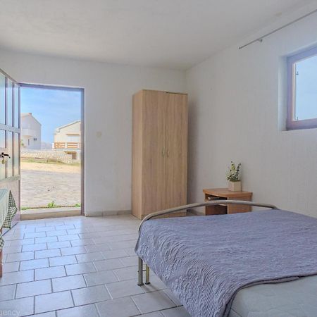 Kob Orog Good Location With Sea Views And Modern Decor Apartment Metajna Exterior foto