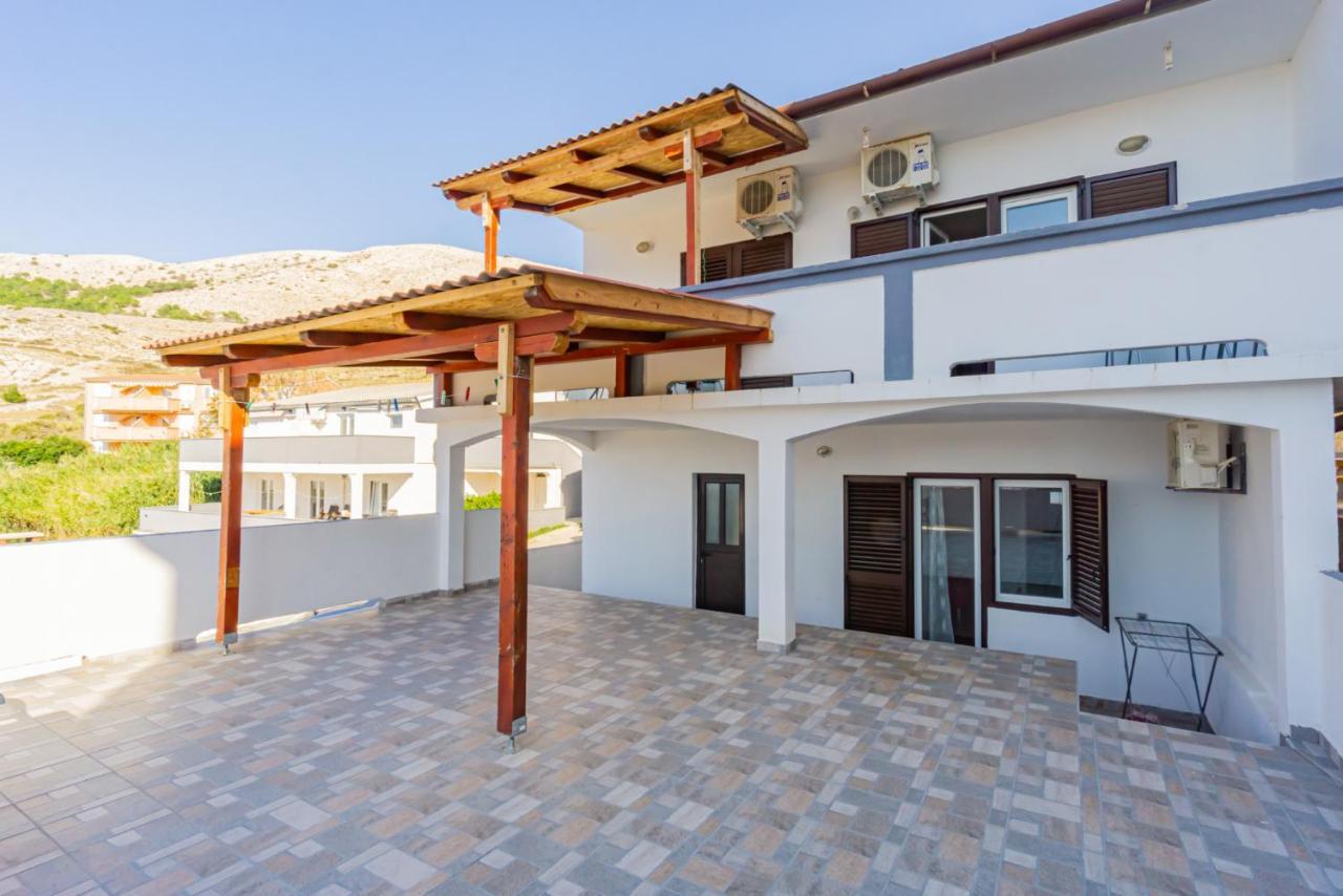 Kob Orog Good Location With Sea Views And Modern Decor Apartment Metajna Exterior foto