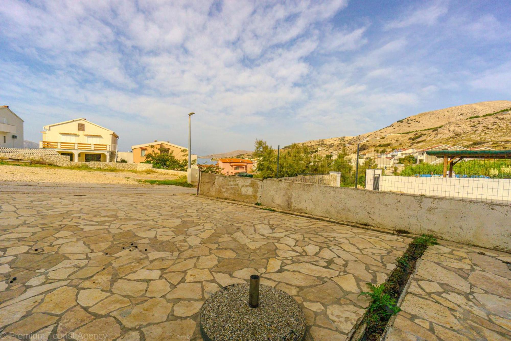 Kob Orog Good Location With Sea Views And Modern Decor Apartment Metajna Exterior foto